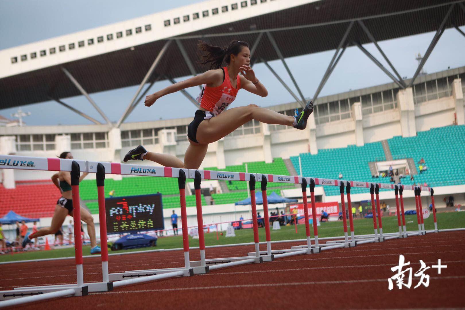 肇庆选手莫家蝶比赛瞬间。刘春林 摄