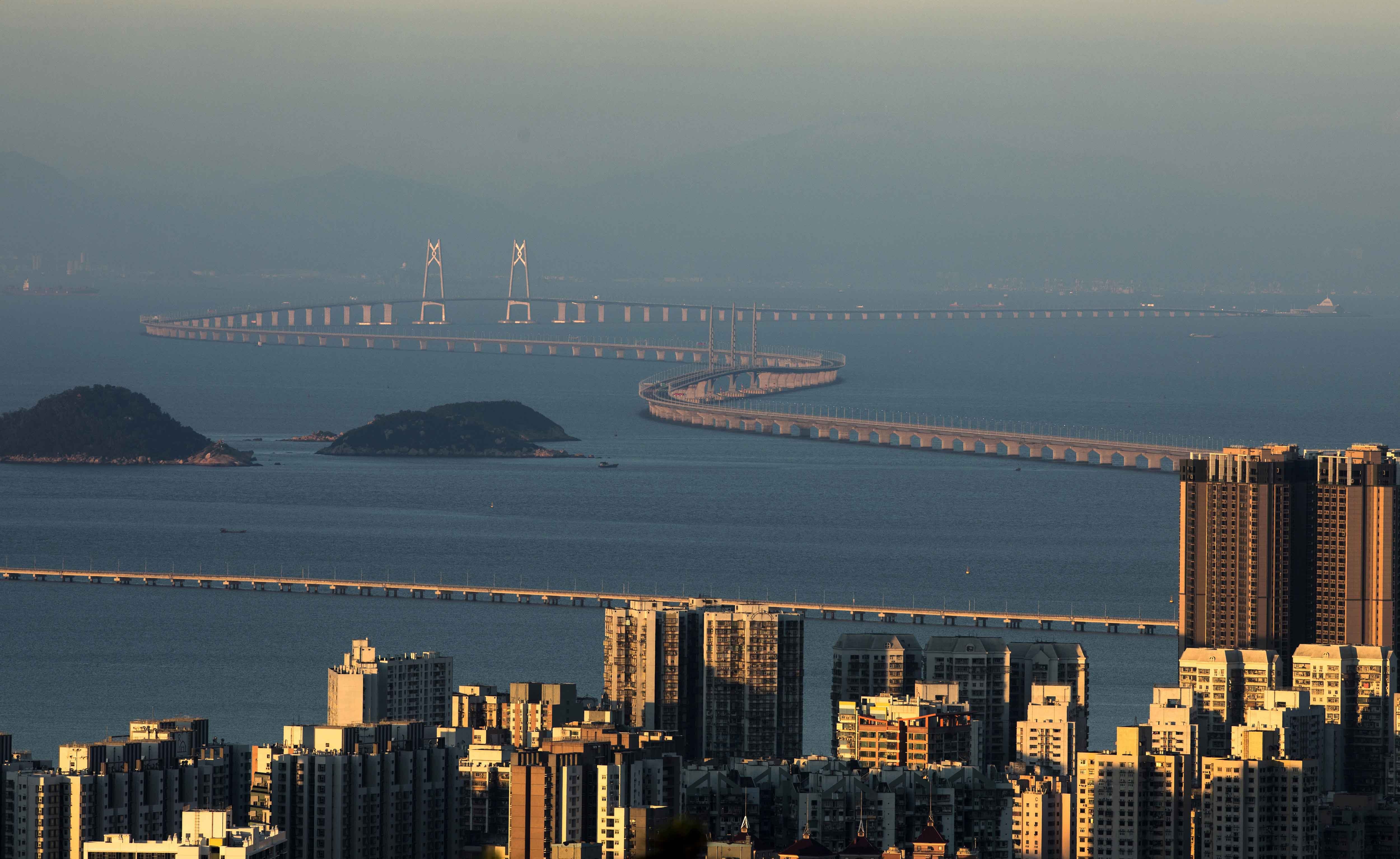 深圳湾口岸跨境私家车可免手续经港珠澳大桥往返香港和珠海