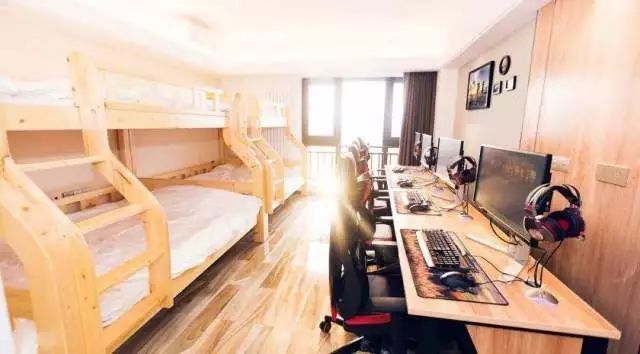 电竞酒店进化论：从无序扩张到规范管理如何重塑行业形象？