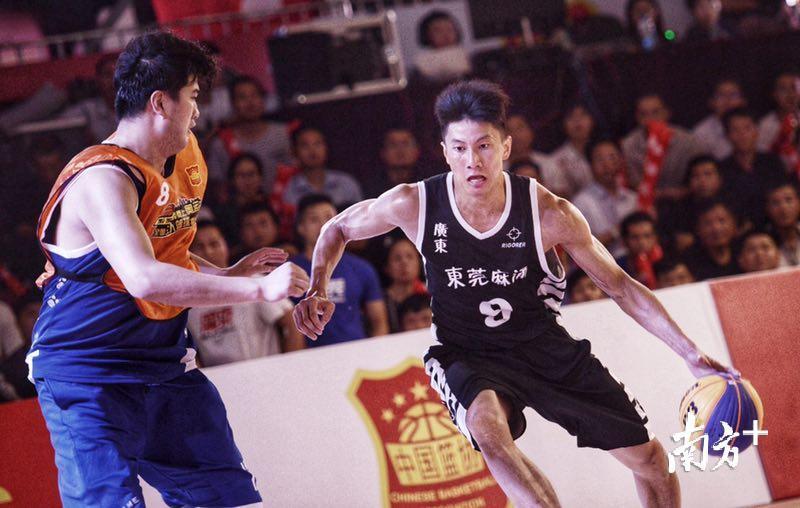 东莞草根球员黄文威。