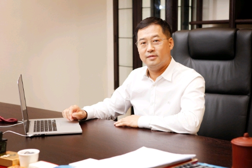 深圳利亚德光电公司董事长李军