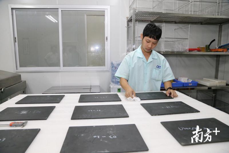 欧莱高新材料有限公司生产的靶材已打入世界主流市场。张伟 摄