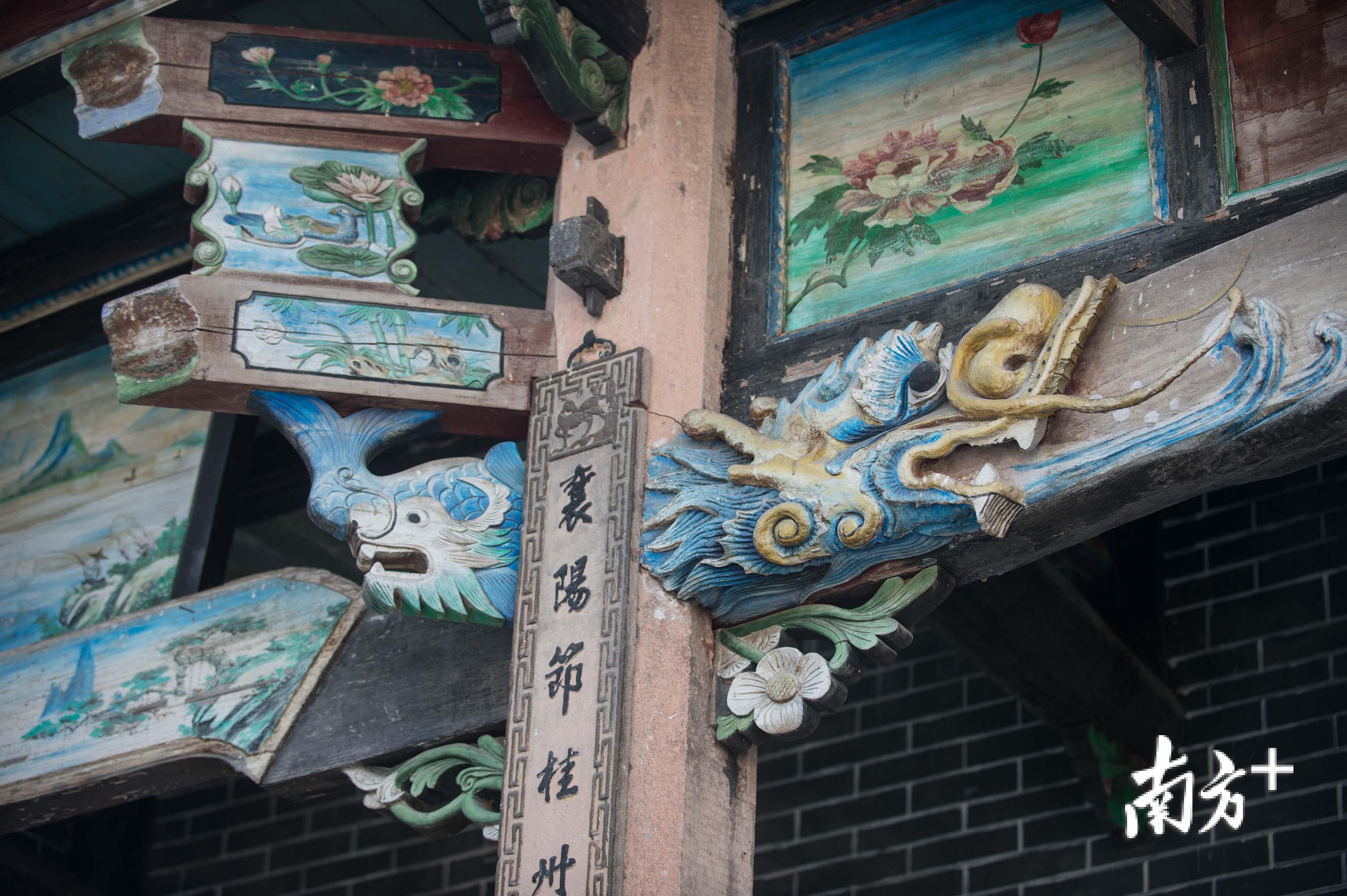 精美的木雕。肖雄 摄 精美的木雕。肖雄 摄