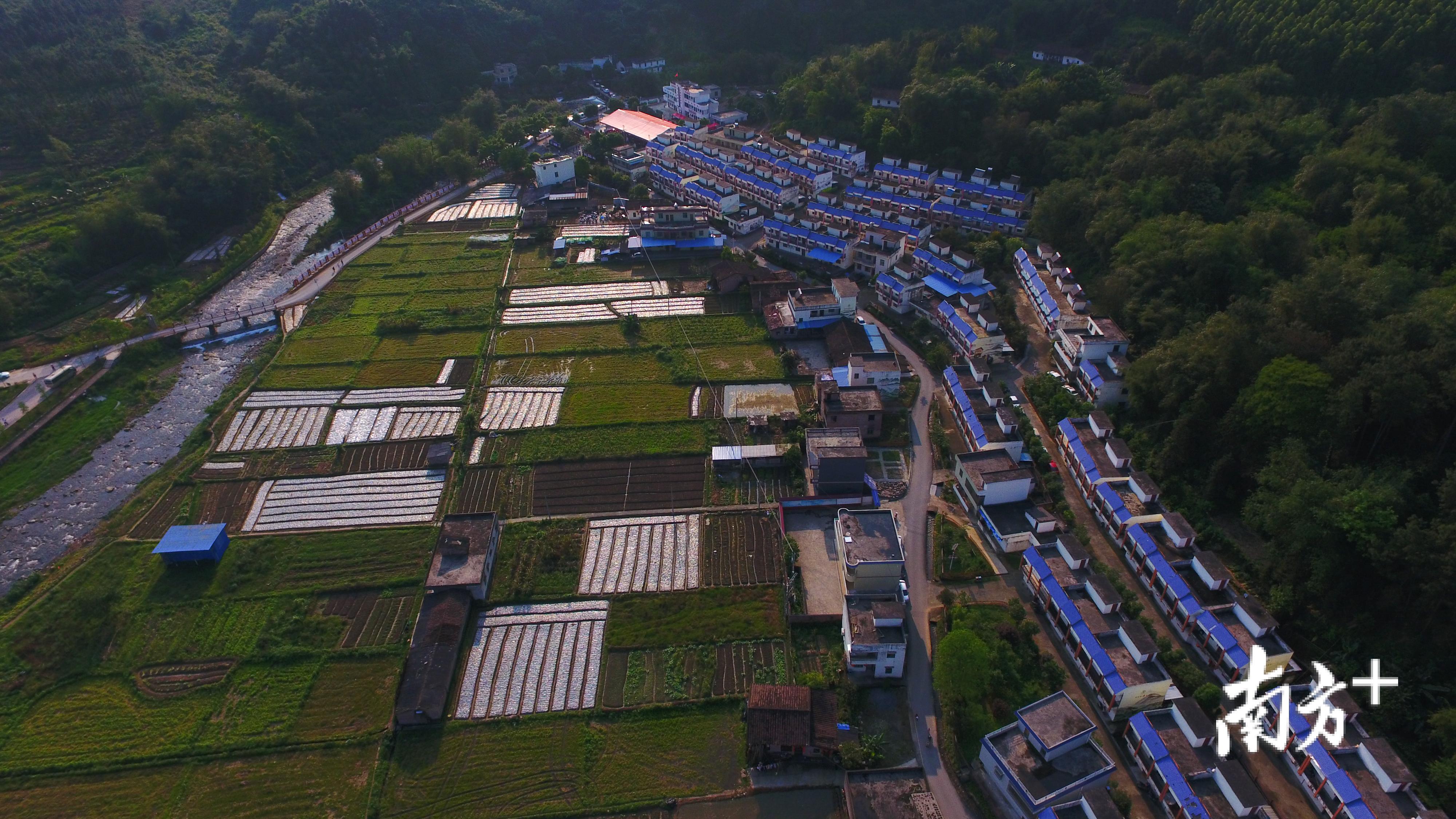 游溪镇大寮坑村新时代文明实践站为推动新农村实现全面振兴凝聚强大的精神力量。