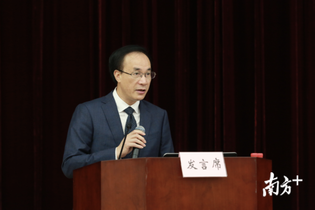 市市场监管局局长陈锡稳