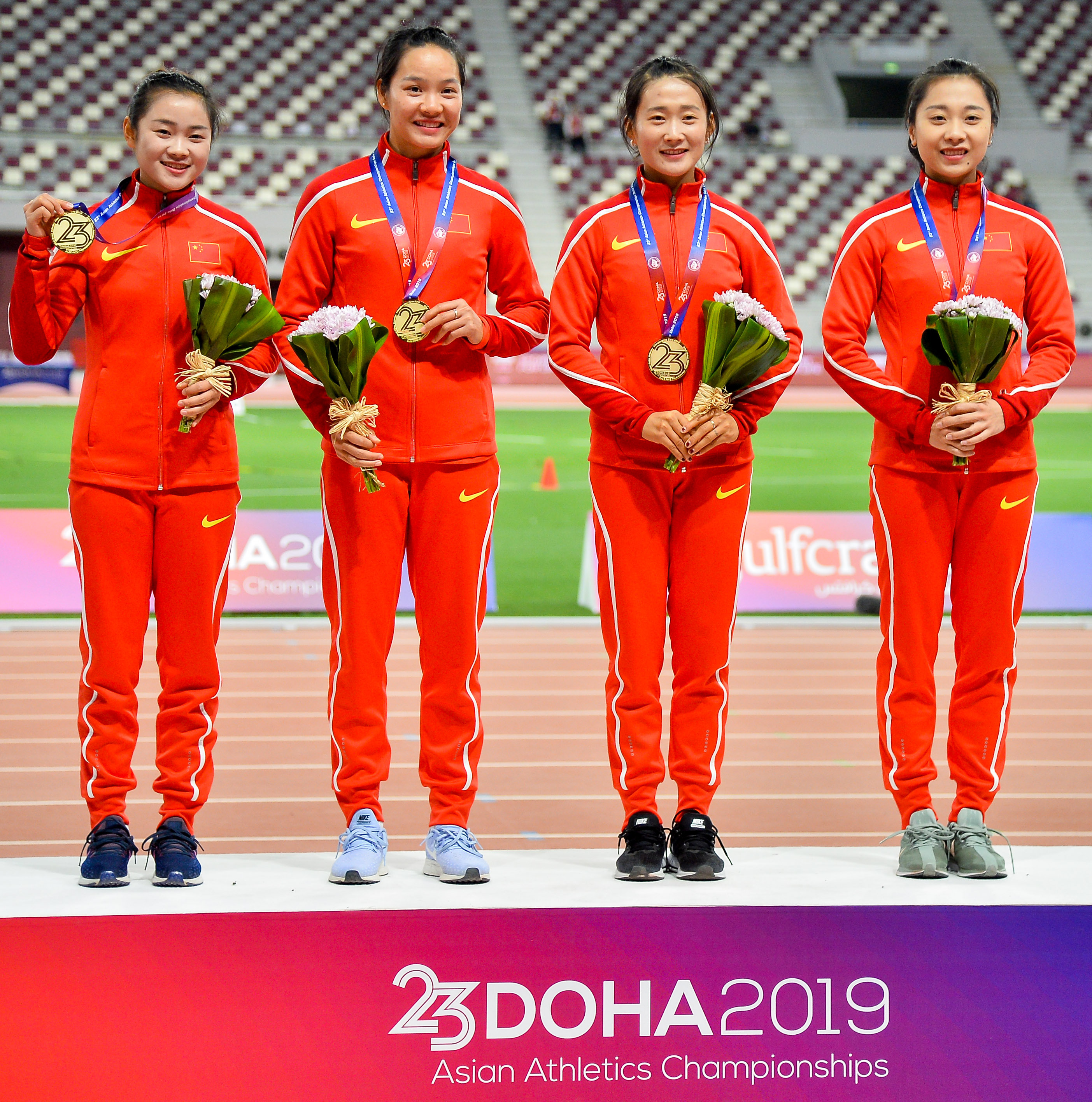 中国队夺得多哈亚锦赛女子4x100米接力冠军