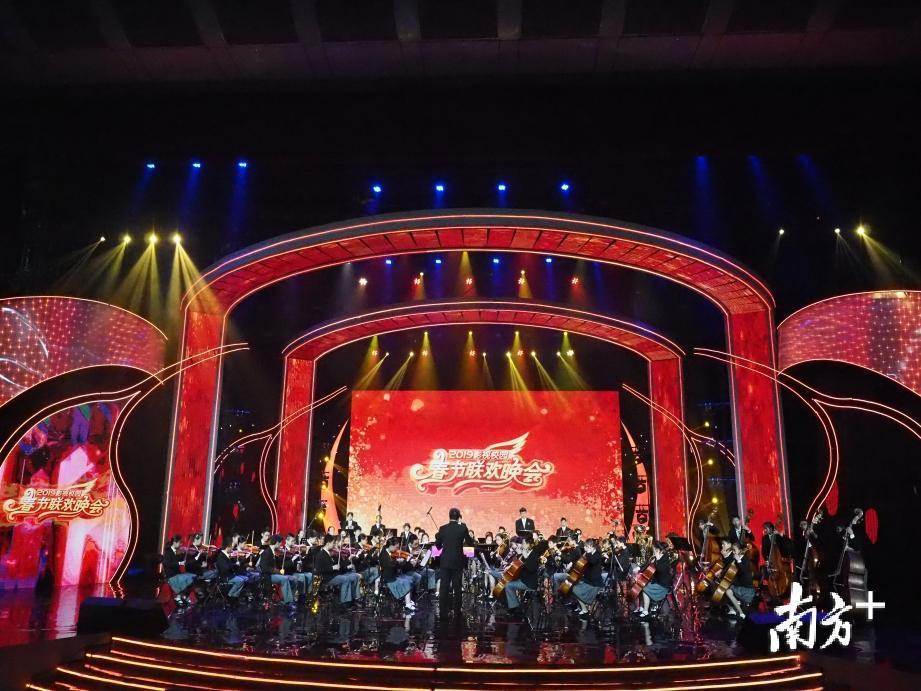 南外集团管弦乐团受邀参加“2019全国影视校园春节联欢晚会”演出。