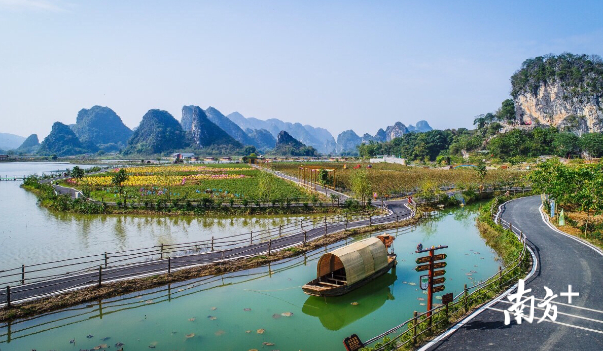 九龙小镇。全媒体记者 曾亮超 摄 九龙小镇。全媒体记者 曾亮超 摄