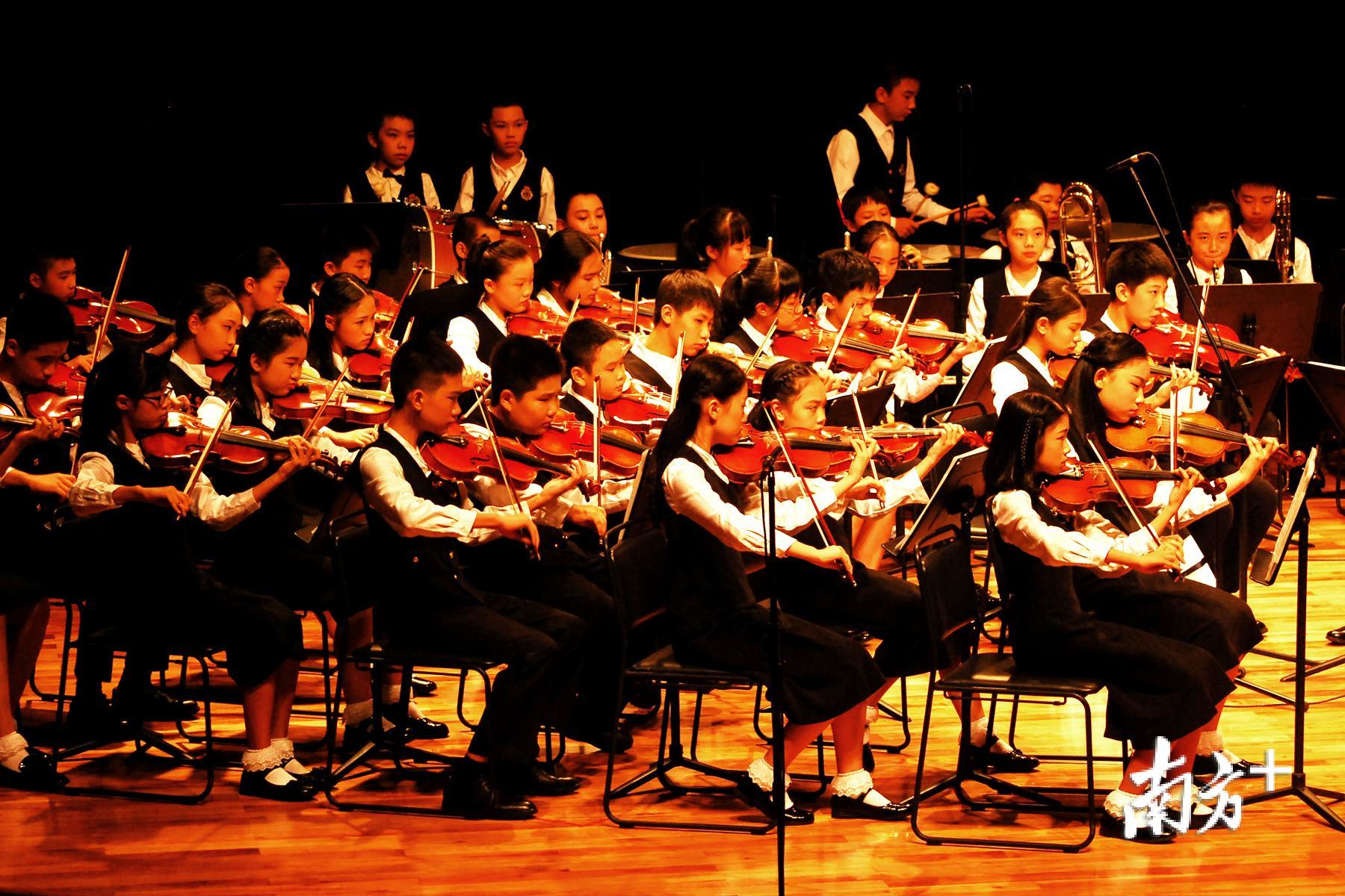 先烈东小学弦乐班毕业音乐会。
