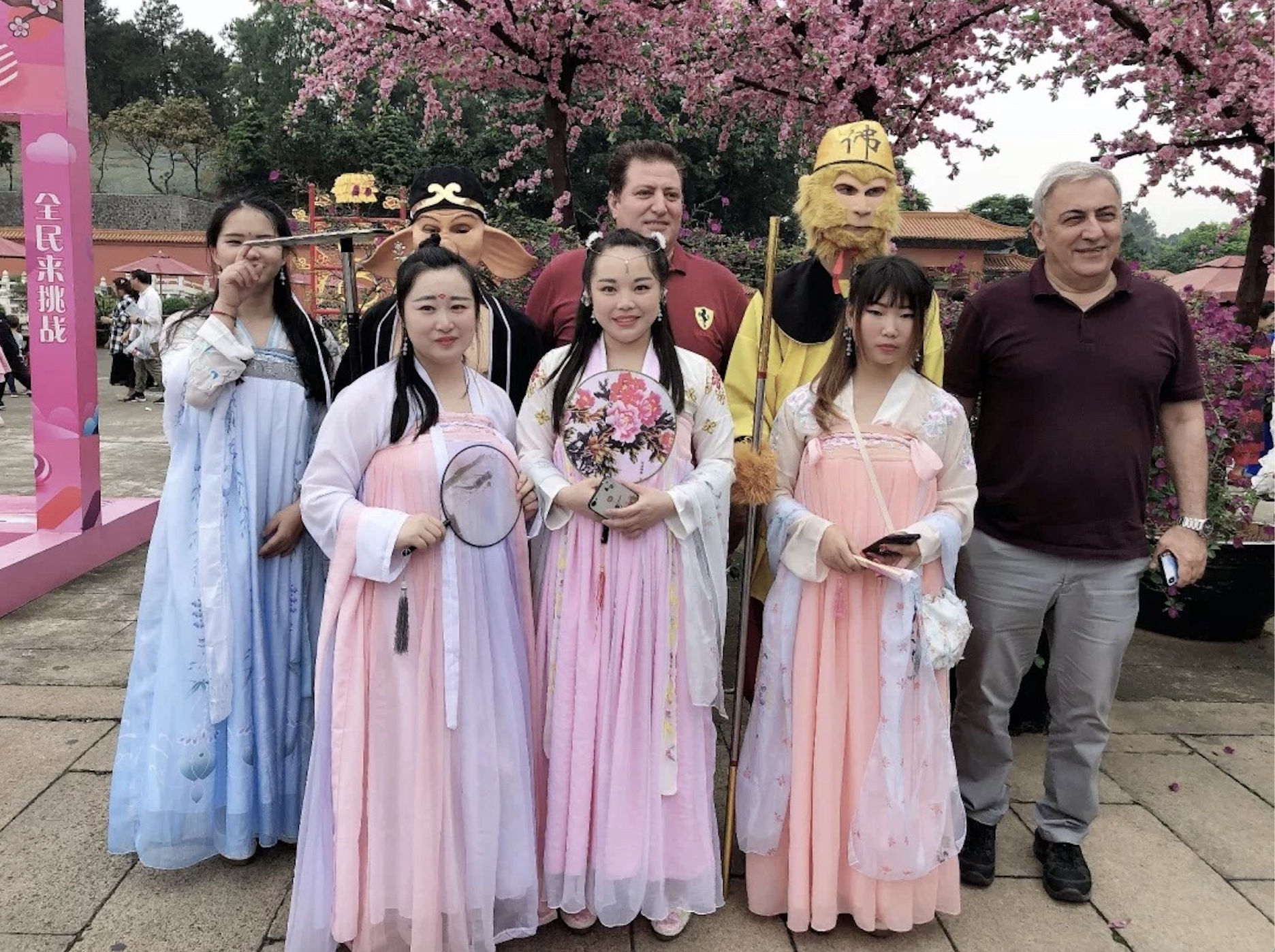 南海影视城旗袍秀。