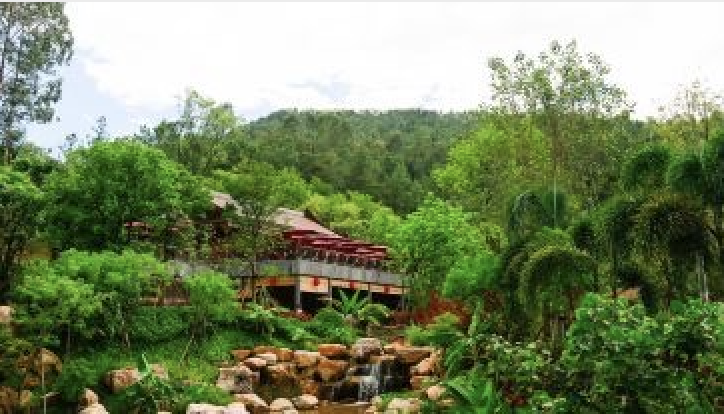 美的鹭湖半山温泉。