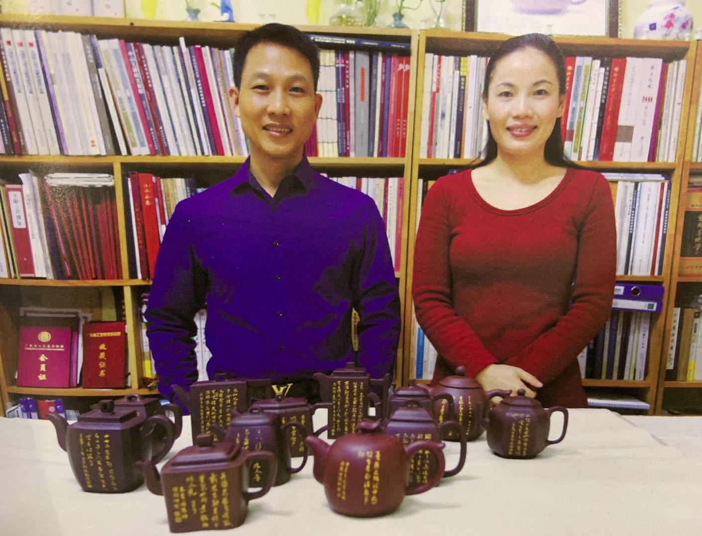 陈显伦（左）、郭剑林共同合作的紫砂壶作品