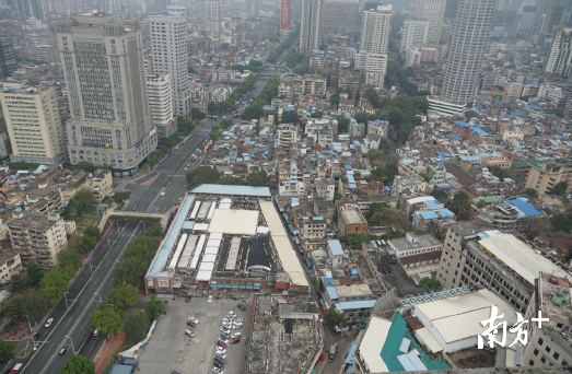 图为海珠广场周边社区屋顶现状。 图为海珠广场周边社区屋顶现状。