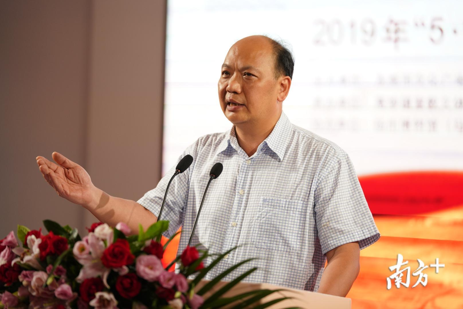 市委常委、宣传部部长杨晓棠 市委常委、宣传部部长杨晓棠