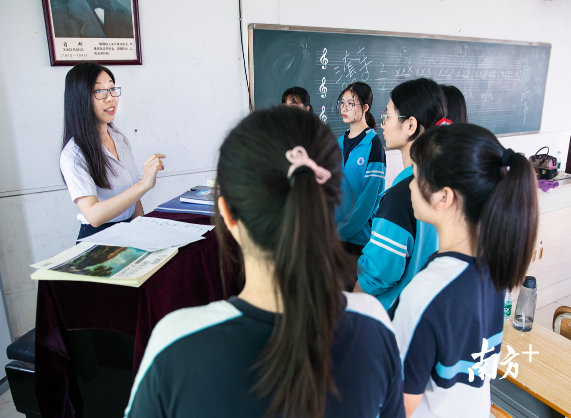 本次开放日三水中学展示了高一级校本课程和常规课堂多达40余项，涵盖中学所有基础学科。三水中学供图