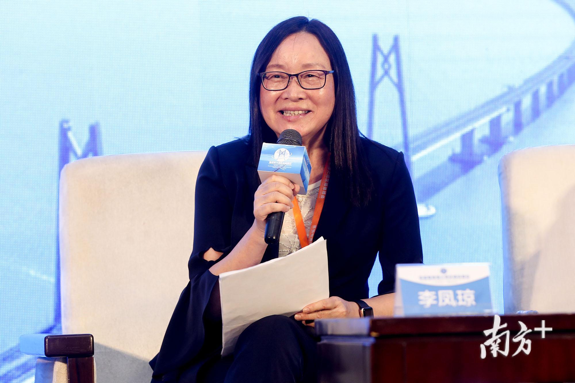 香港广州社团总会常务副主席兼秘书长李凤琼 香港广州社团总会常务副主席兼秘书长李凤琼