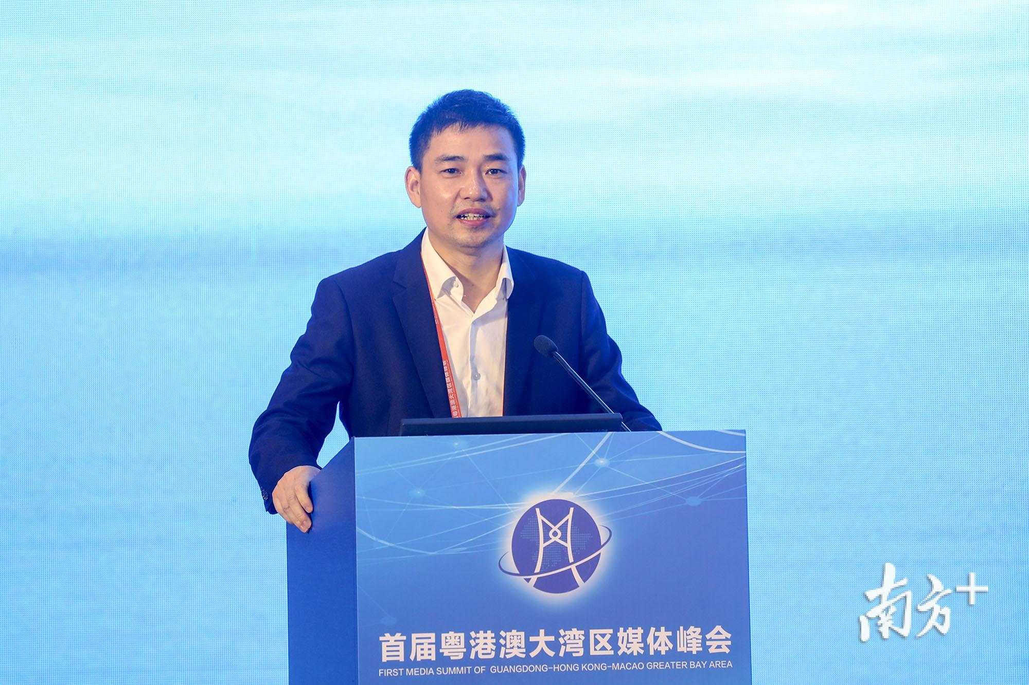 澳门莲花卫视台长李自松 澳门莲花卫视台长李自松