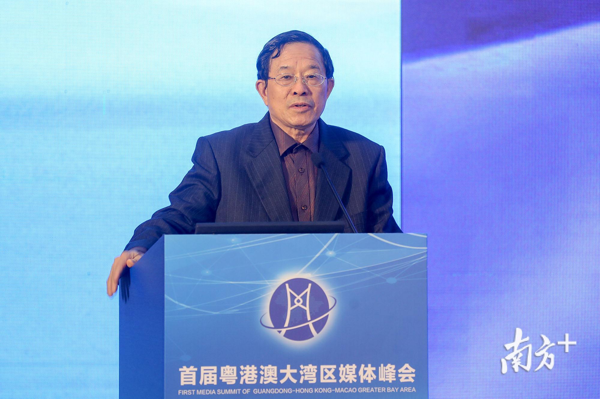 暨南大学传播学院院长、教授范以锦 暨南大学传播学院院长、教授范以锦