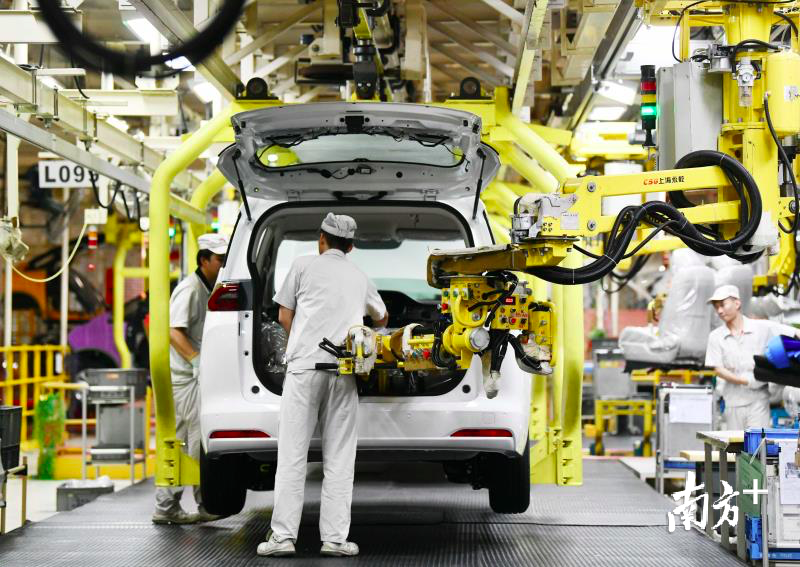 目前,广东自主品牌在某些领域,已经吸引了丰田、本田、奔驰等国外主流生产企业的关注,开始了对外输出经验。 目前,广东自主品牌在某些领域,已经吸引了丰田、本田、奔驰等国外主流生产企业的关注,开始了对外输出经验。