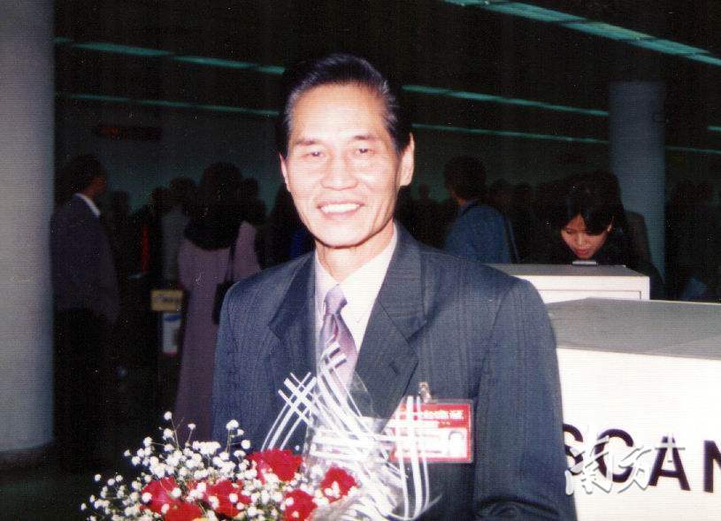 容柏生从全国人大会议归来