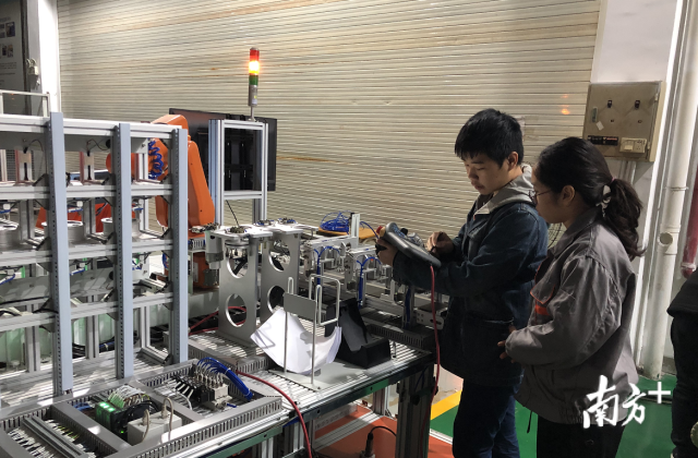 佛山职业技术学院开设了KUKA工业机器人操作应用提升班。佛山职业技术学院供图