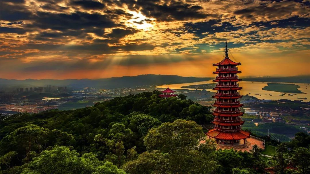 快看在鹤山可以拍到广州塔有人说这是海市蜃楼