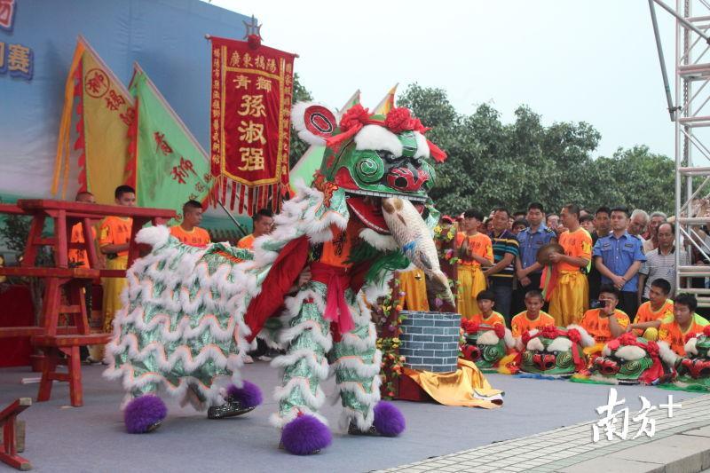 龙舟渡碧水贤德传清风首届贤德揭阳端午龙舟竞赛初赛举行
