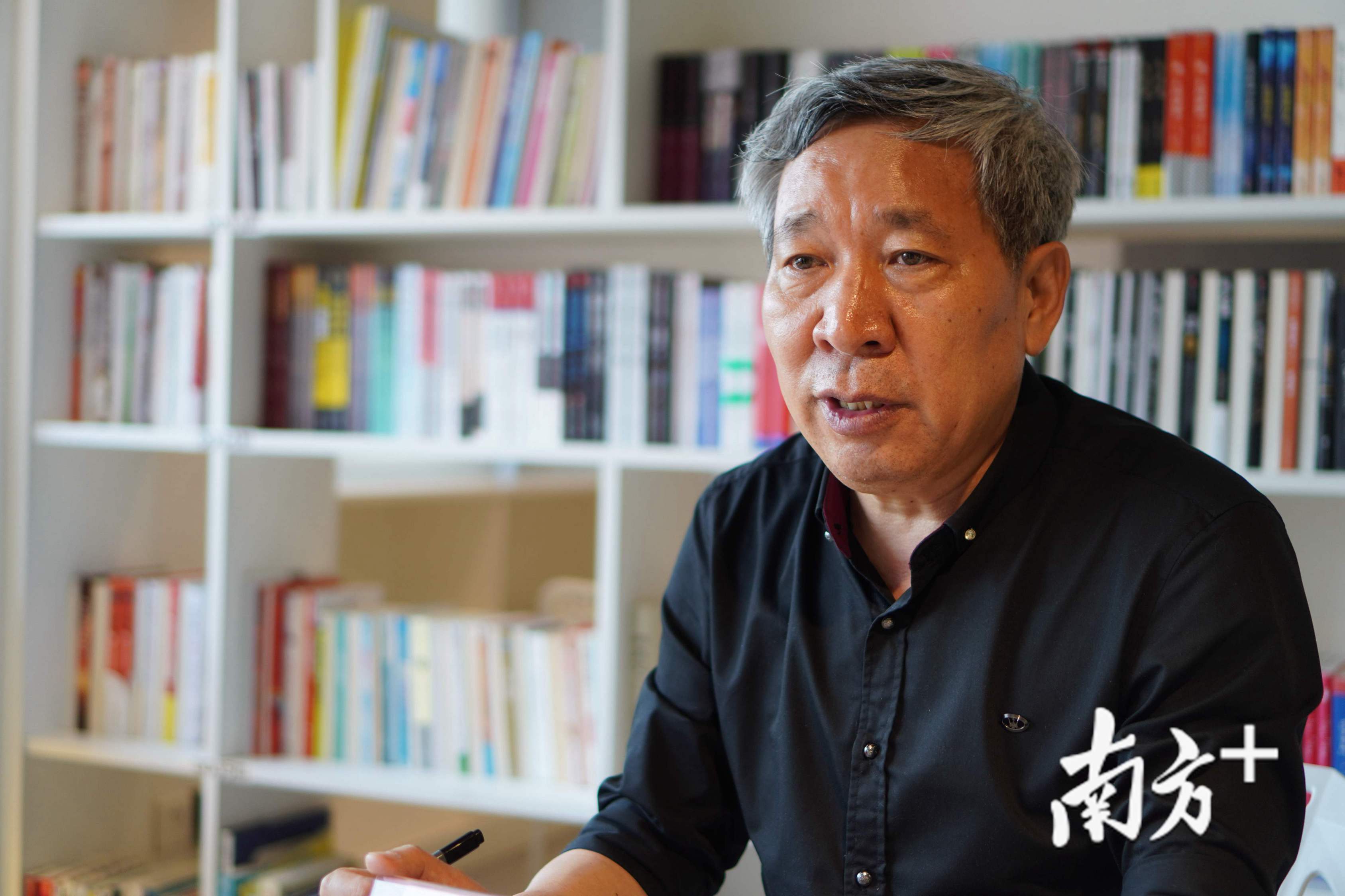 北大才女恋上农民大叔?别人都说不可能,阎连科却觉得有意思_南方plus_