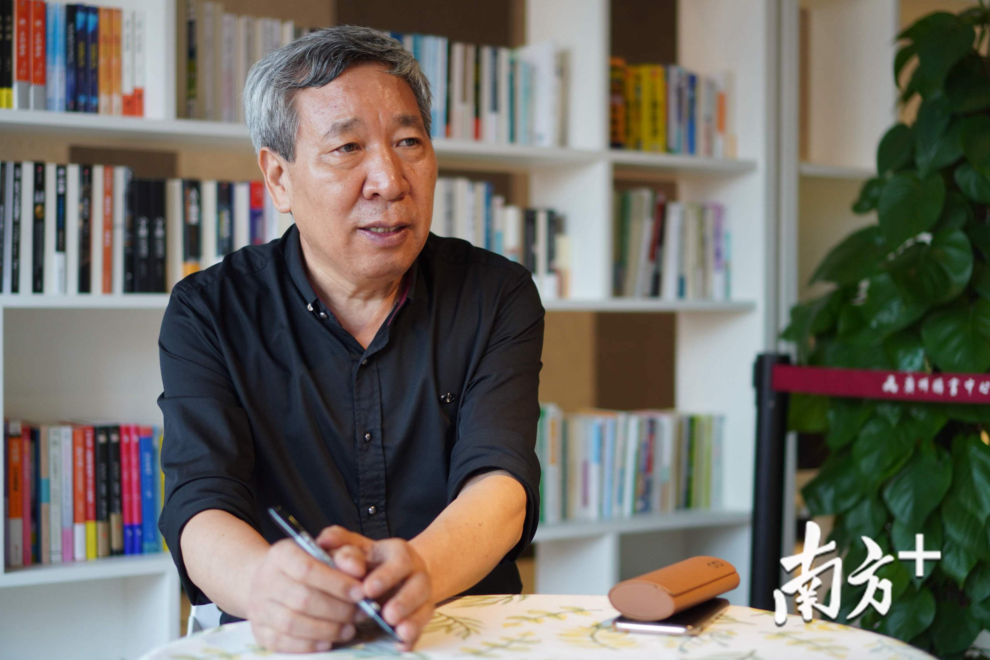 北大才女恋上农民大叔？别人都说不可能，阎连科却觉得有意思_南方plus_南方+