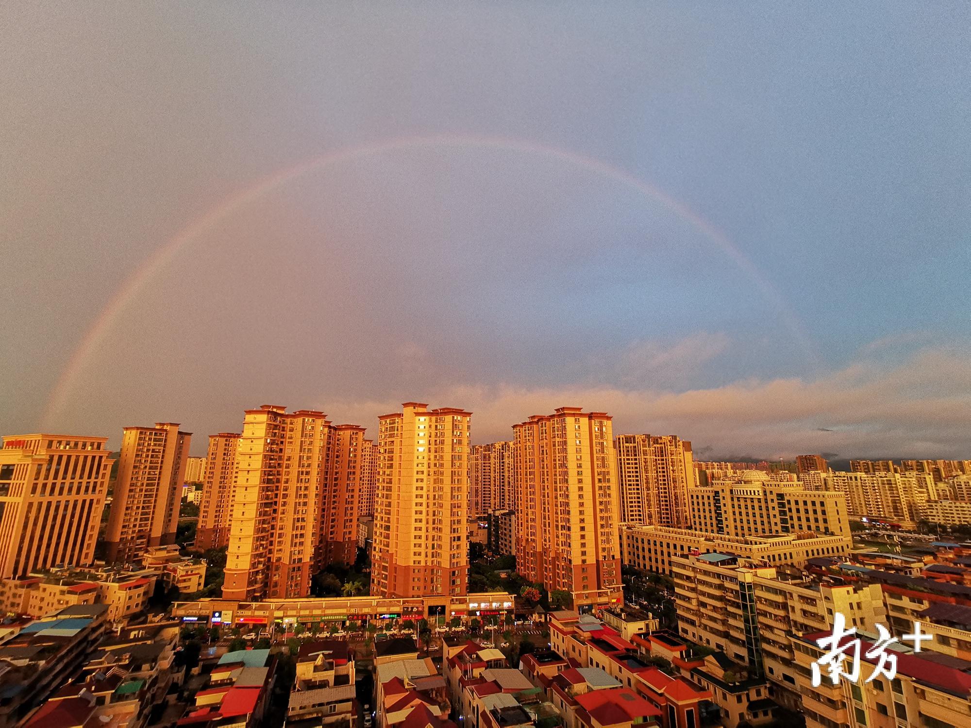 美爆刷爆梅城朋友圈的双彩虹是这么来的
