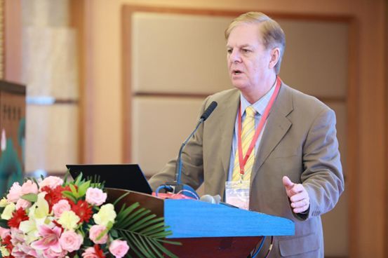 澳大利亚昆士兰大学药学院院长,中山大学新华学院药学院名誉院长、首席教授、学科带头人Peter J. Little AM教授致辞 澳大利亚昆士兰大学药学院院长,中山大学新华学院药学院名誉院长、首席教授、学科带头人Peter J. Little AM教授致辞