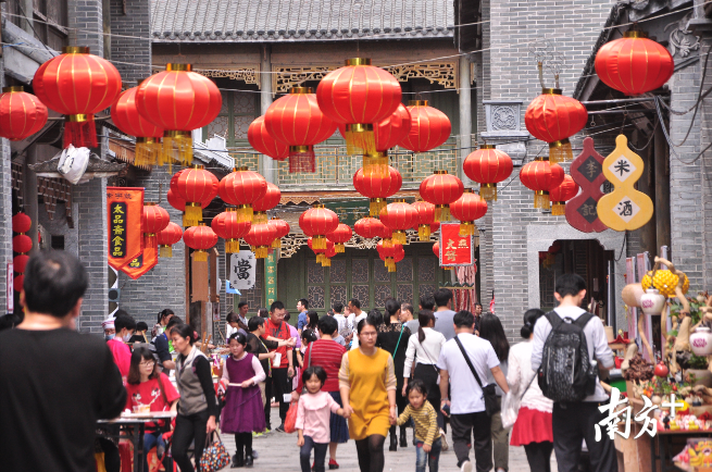 2018年，国艺影视城吸引100万人次游客前来游玩。西樵镇供图