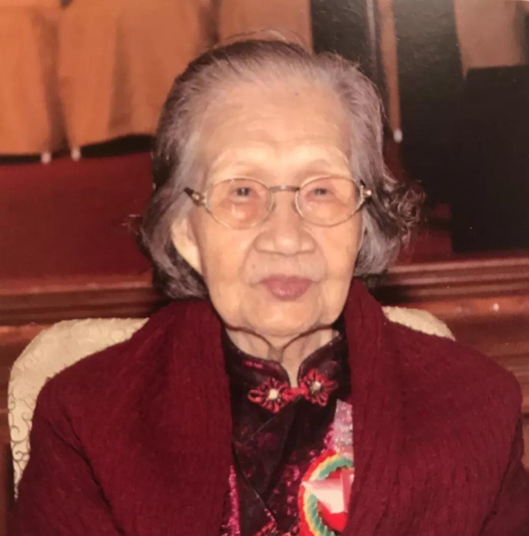 △杜岚，教育家，1912年生于陕西省米脂县，1947年出任濠江中学校长，2000年转任该校名誉校长，2013年3月29日去世，享年101岁。