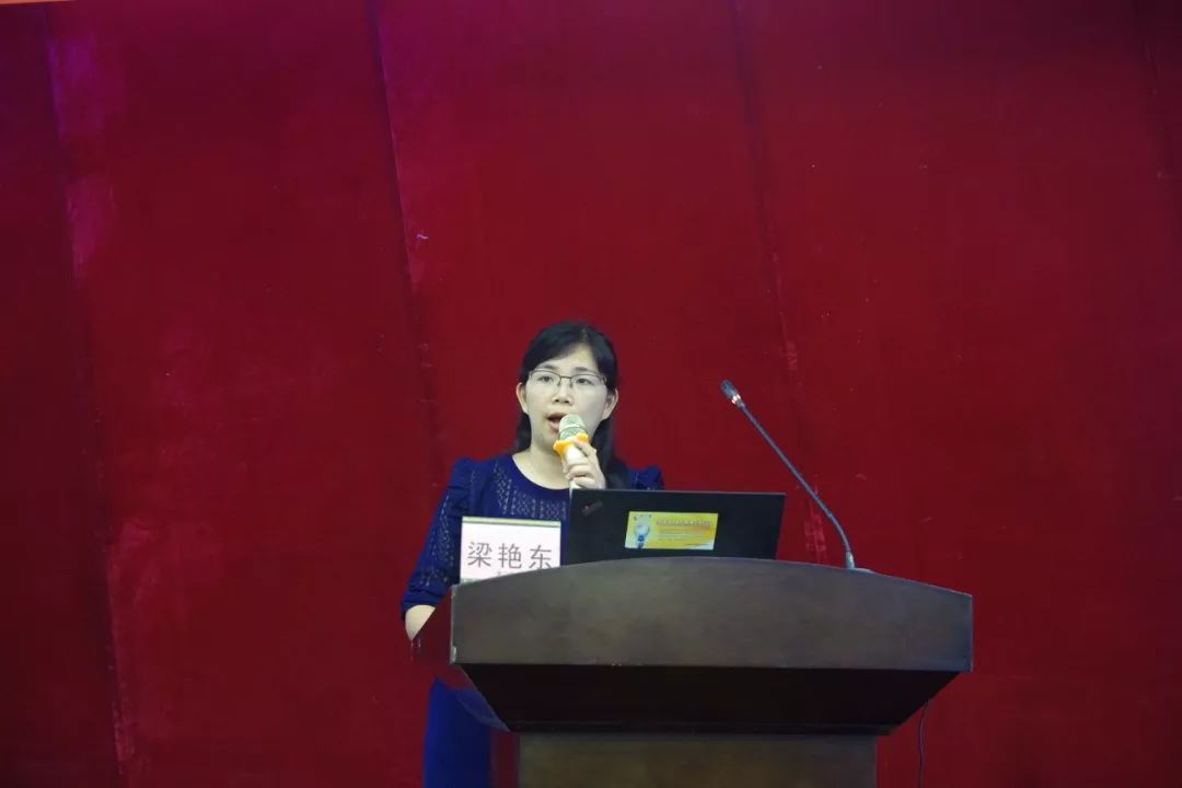 梁艳东教授作《危重患者的胃肠道功能管理细节》授课 梁艳东教授作《危重患者的胃肠道功能管理细节》授课