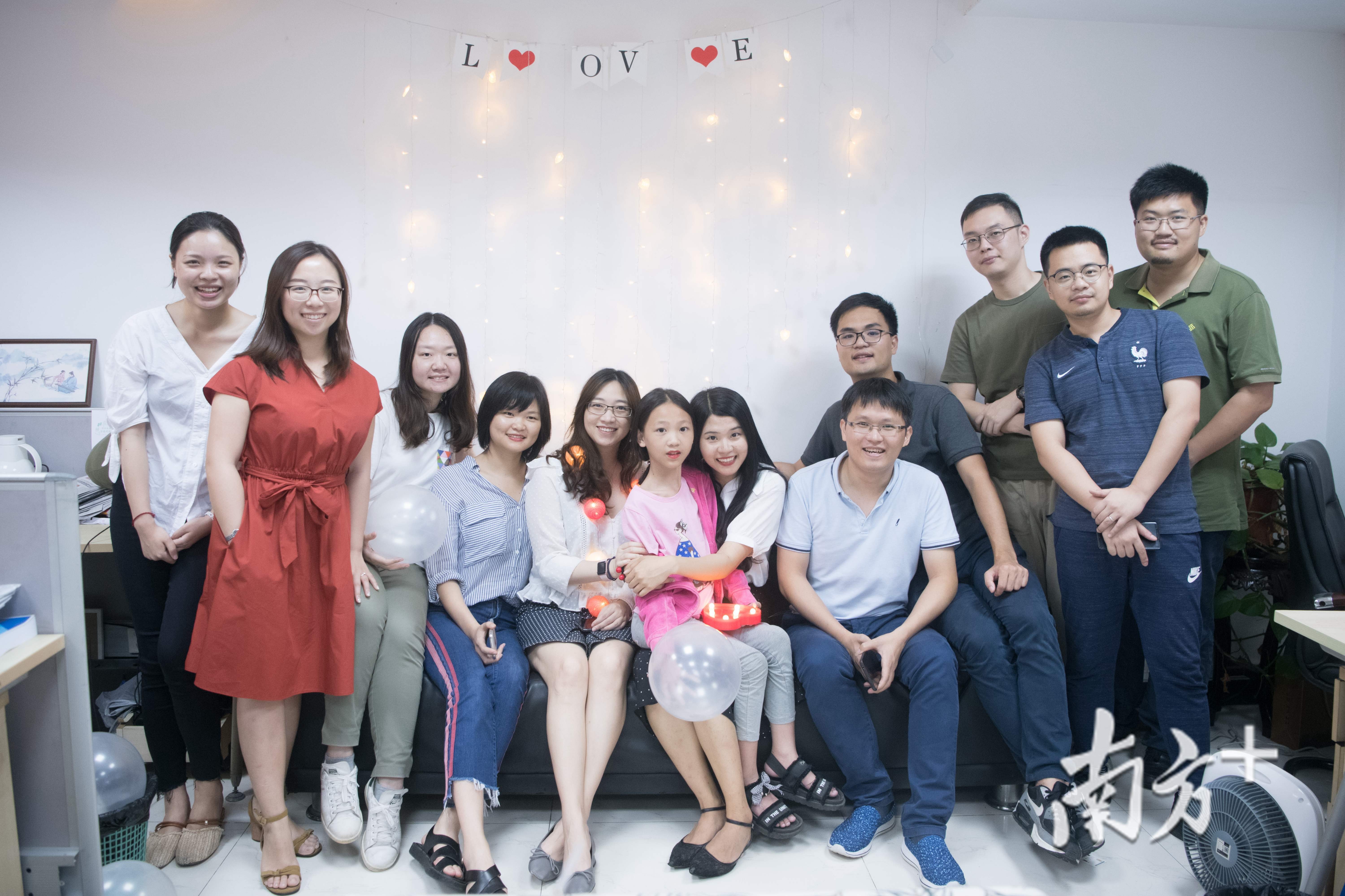 听说可以来广州，思莹心心念念的第一站是到南方报业传媒集团参观。