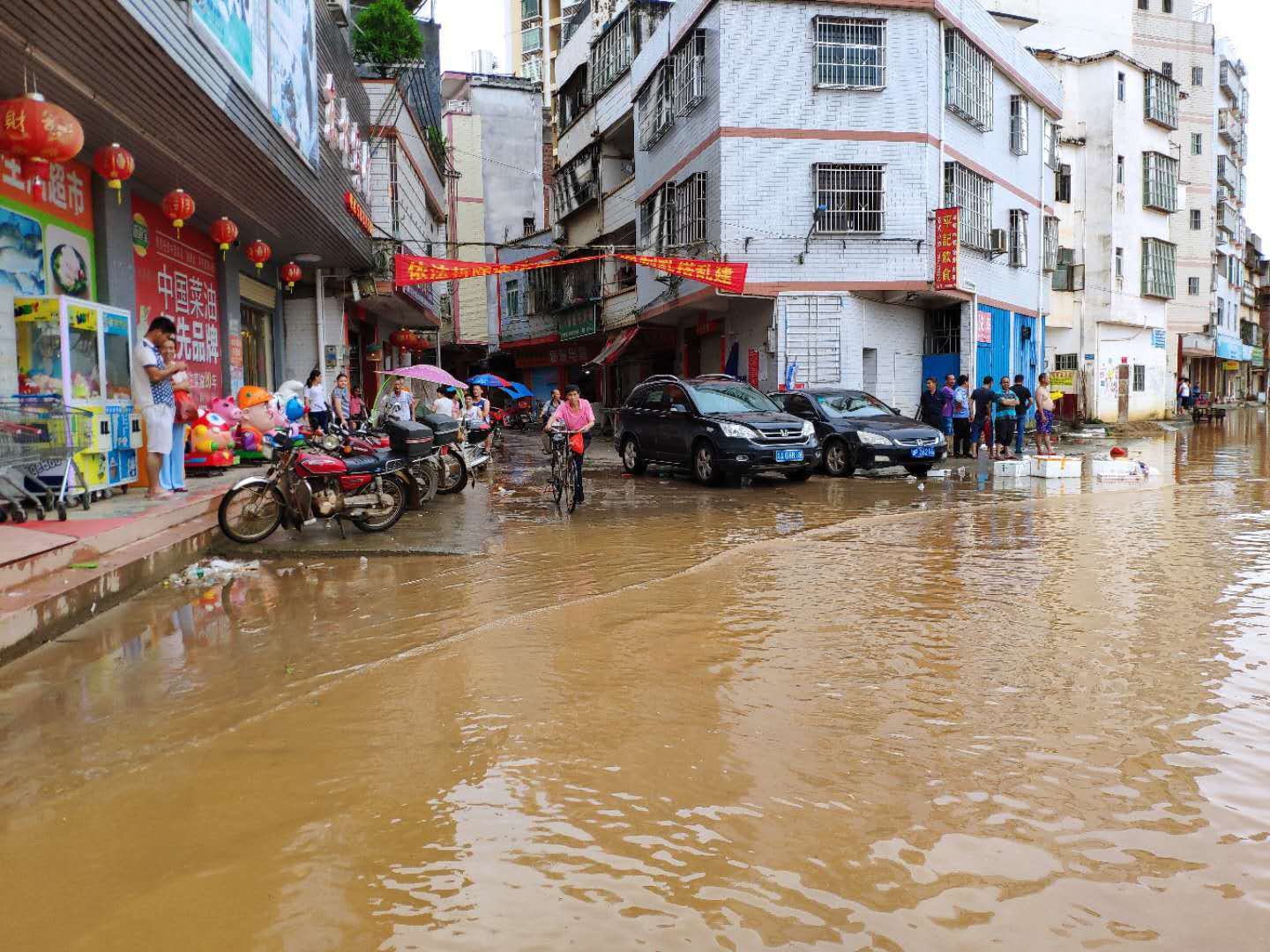 河源市和平县东水镇洪峰过境_南方plus_南方 