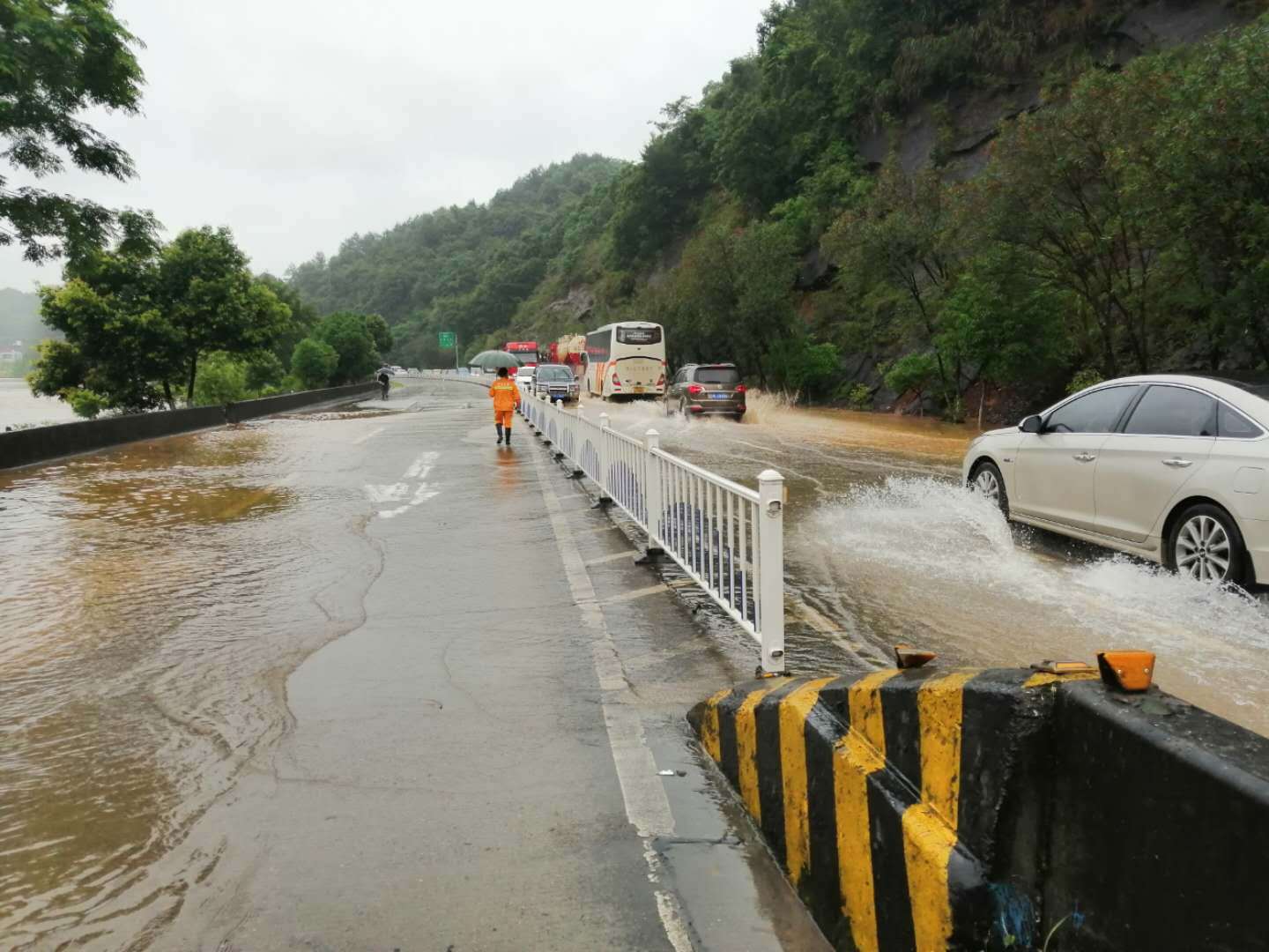 乐昌市坪石镇三星坪村 G107线复线B线 乐昌市坪石镇三星坪村 G107线复线B线