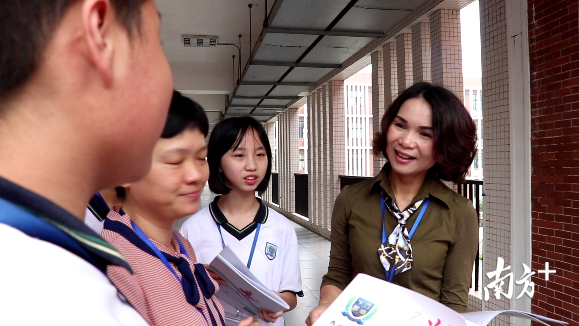 蓝翠芳认为，教育是一件有意义有价值的事情。田人心 摄