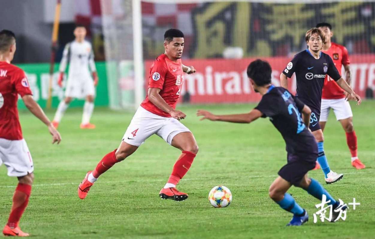 恒大球星布朗宁。