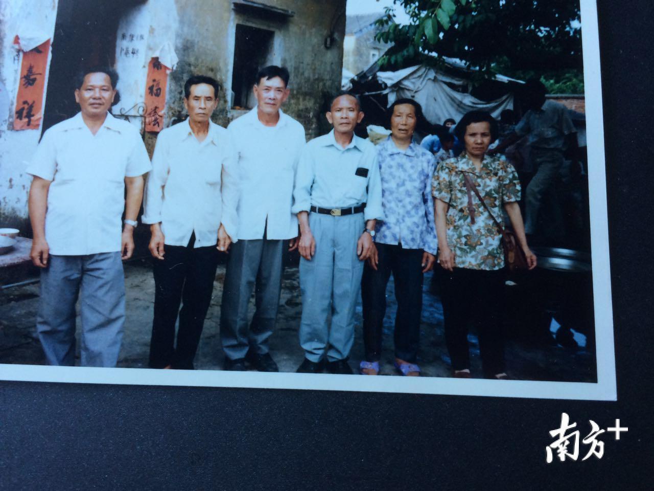 蒋英荣的四位兄弟合照，可惜蒋英荣不在其中。
