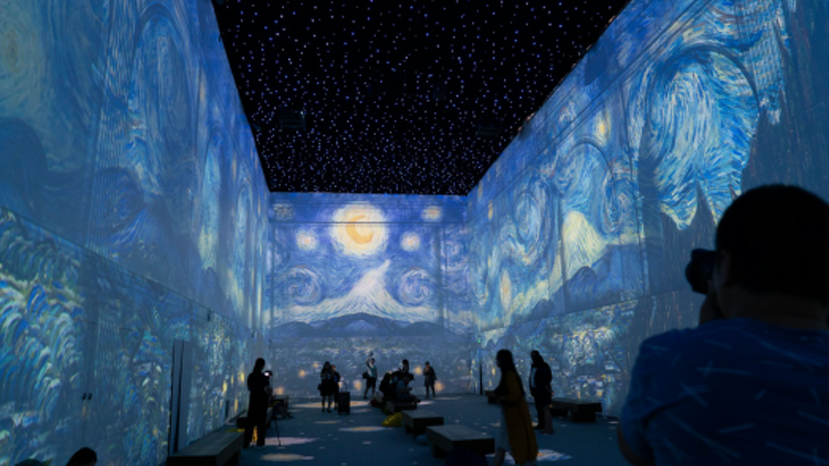 置身梵高“星空”是怎样体验？国博展览体验名作“复活”