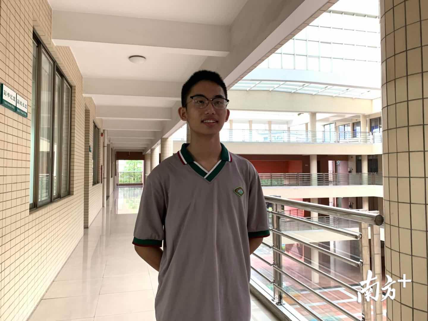 区成铸。李欣 摄