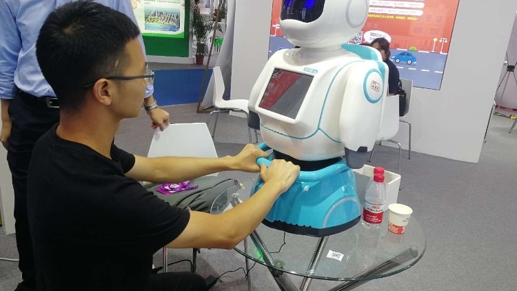 多图|金交会看点回顾：机构比拼炫酷“黑科技”