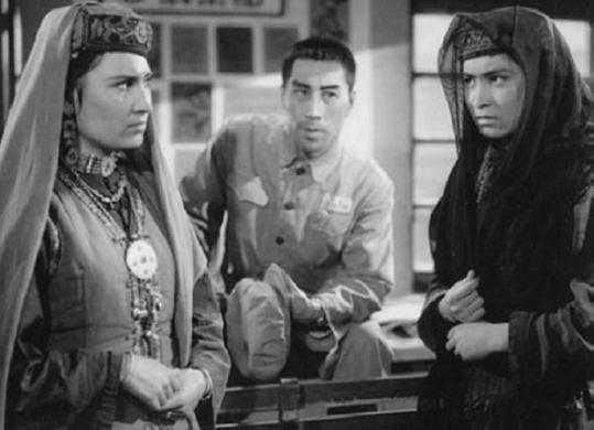 电影《冰山上的来客》剧照。 电影《冰山上的来客》剧照。