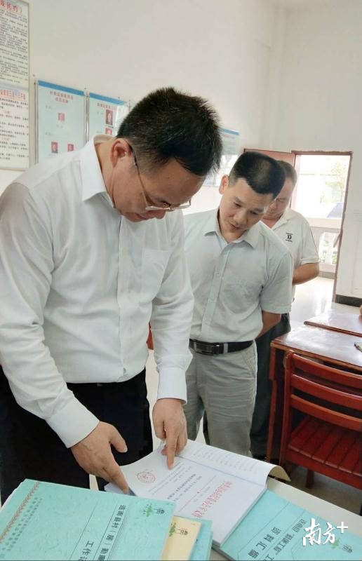 聂公佐到阳山连南连山慰问调研时强调推进基层正风反腐厚植党的执政