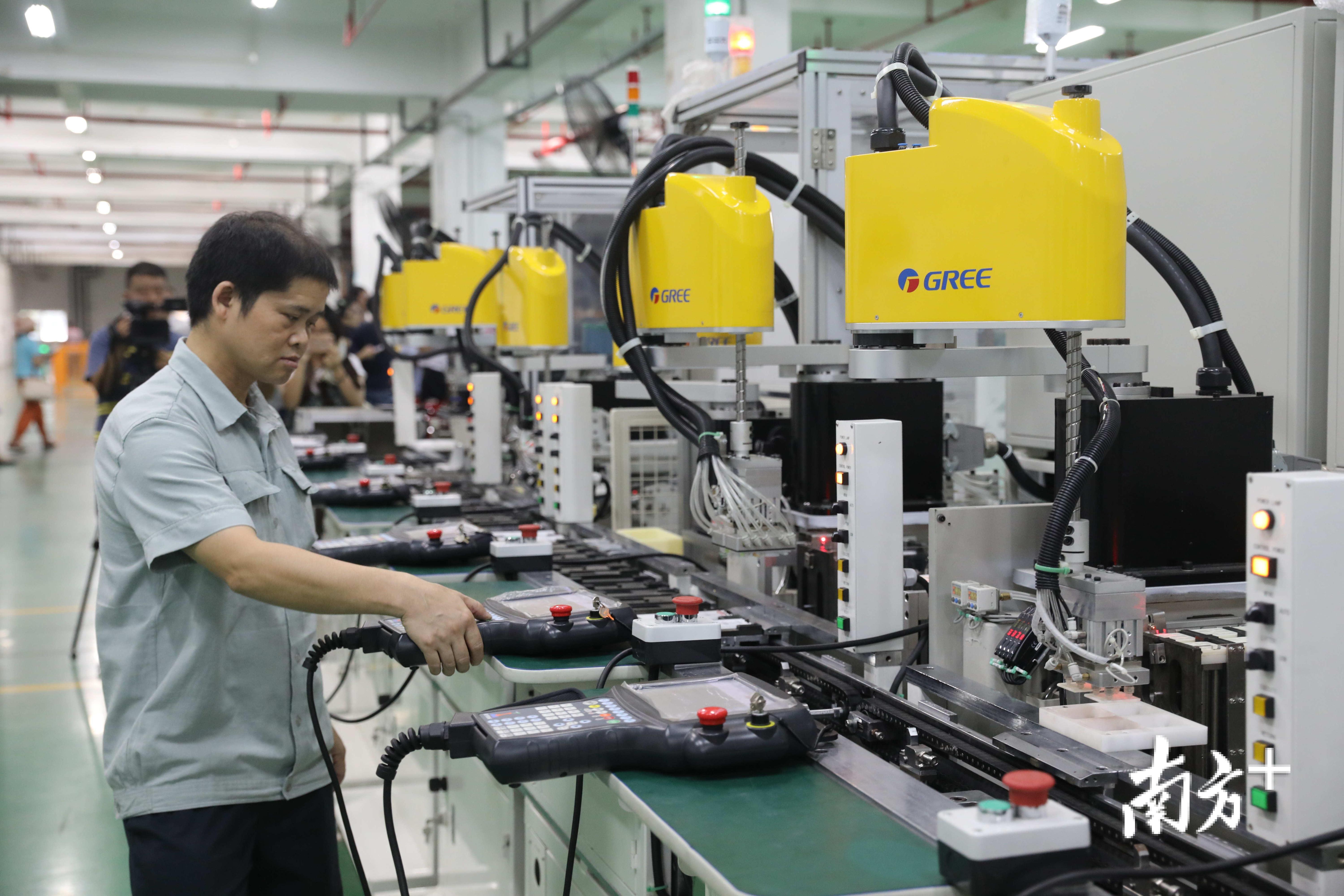 格力智能装备。关铭荣 摄