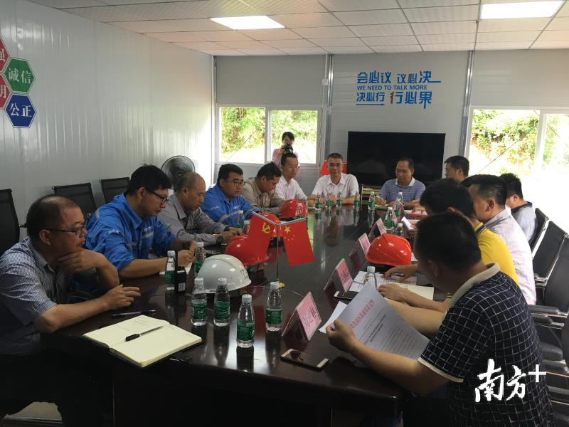 项目建设和党建同部署、同管理，保证项目建设顺利实施。