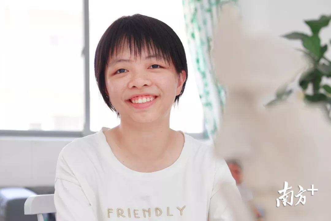 杨景彤，全省文科前50名，被人大录取，就读法律专业。