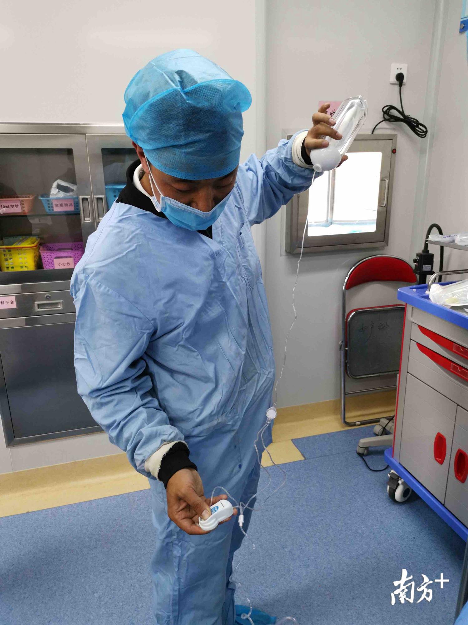 仲巴县人民医院索次医生配镇痛泵。 仲巴县人民医院索次医生配镇痛泵。