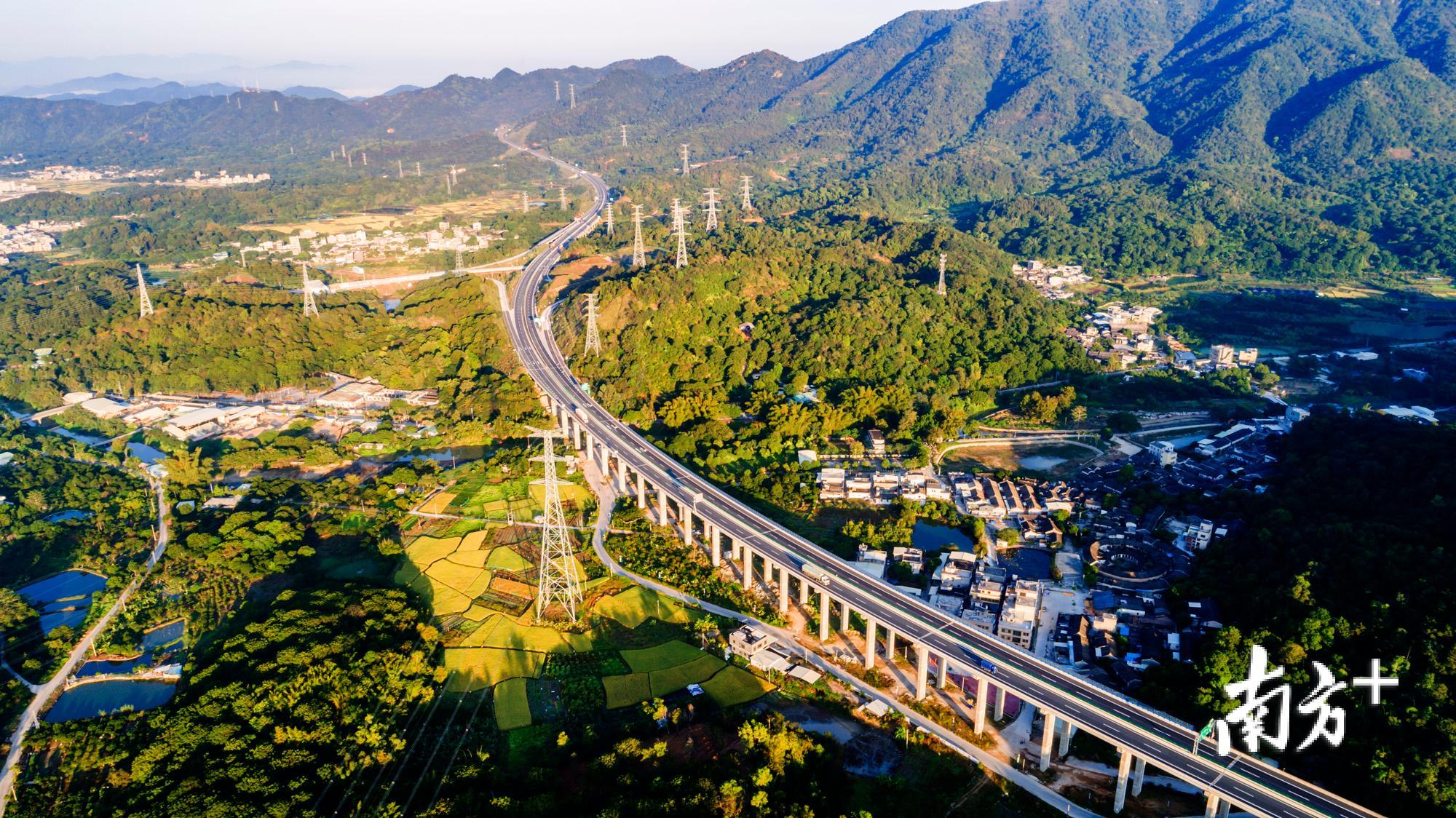 甬高速意溪大桥。 甬高速意溪大桥。